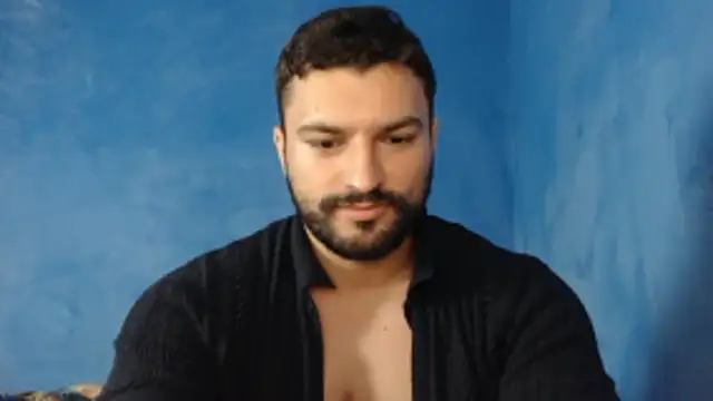 alex_blu Show in webcam