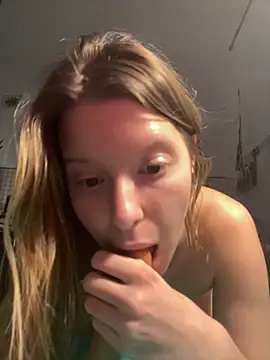 Show modela kimczii na web-kameri