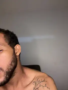 Criistian_prado's Webcam Show