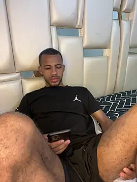 Criistian_prado Show in webcam