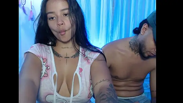 meghan_travis Pertunjukan Webcam