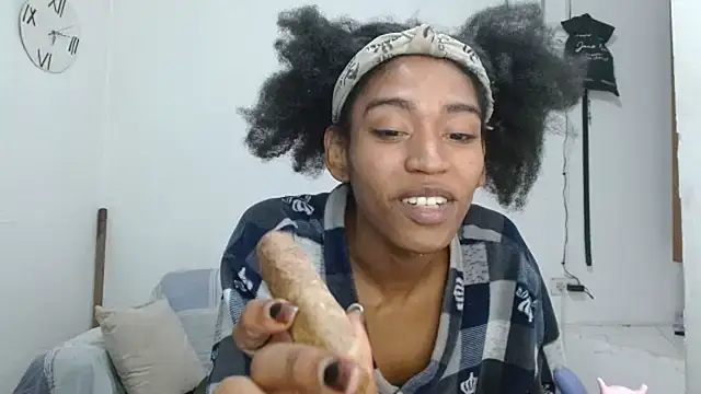 angelamarie1: διαδικτυακό σόου στην κάμερα