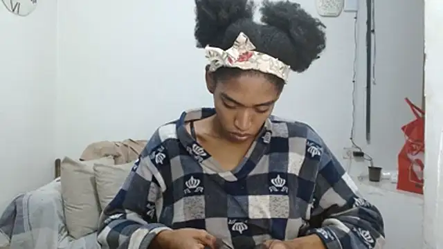הופעת וובקאם של angelamarie1