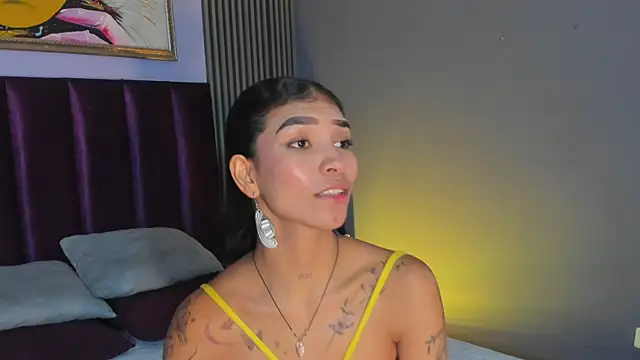 LauraAristizabal's Live XXX Chat