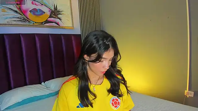 LauraAristizabal's Live XXX Chat