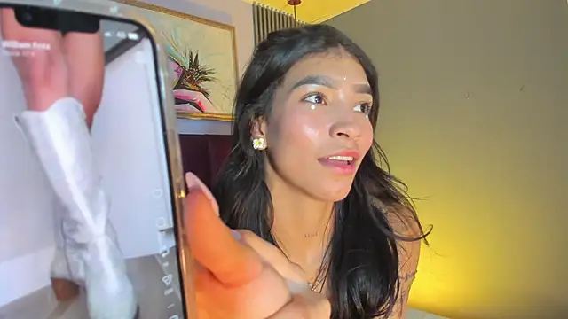 LauraAristizabal's Live XXX Chat