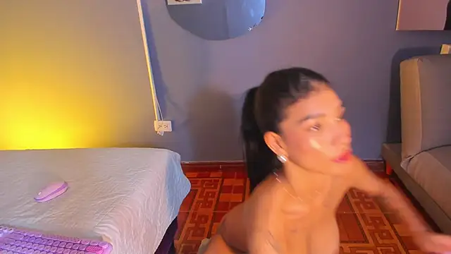 LauraAristizabal 网络视讯表演