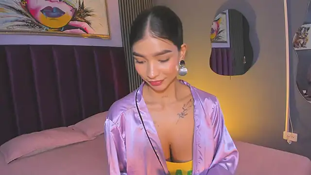 LauraAristizabal's Live XXX Chat
