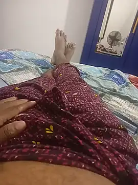 MidnightFlirtX Show in webcam