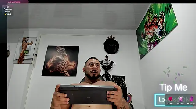LOGAN_WHITTERS01's Webcam Show