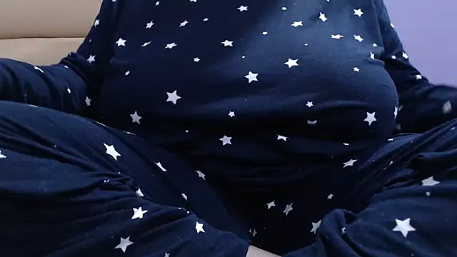 GiantTittts' Live XXX Chat