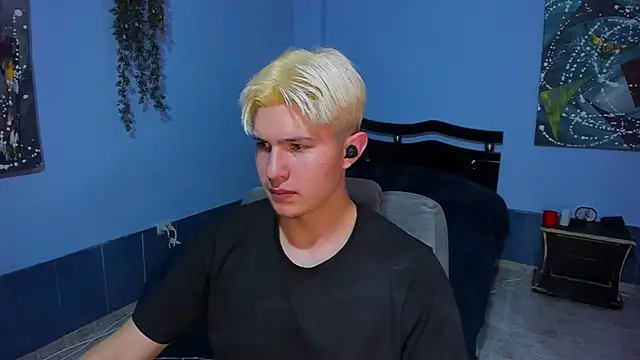 patrik_027 网络视讯表演