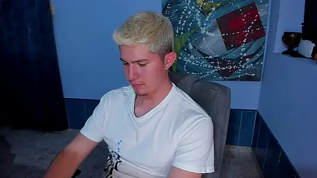 patrik_027 网络视讯表演