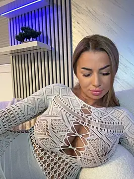 Chat +18 de KirstieVegas ao vivo
