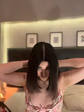 MiahWindsor Show in webcam