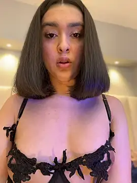MiahWindsor Show in webcam