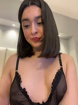 MiahWindsor: διαδικτυακό σόου στην κάμερα