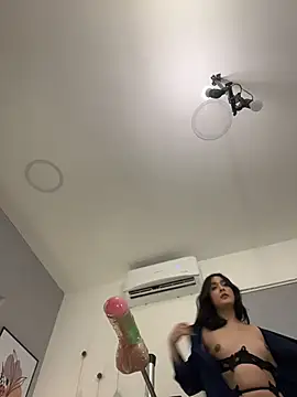 MiahWindsor: вебкам-шоу