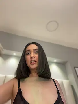 MiahWindsor Show in webcam