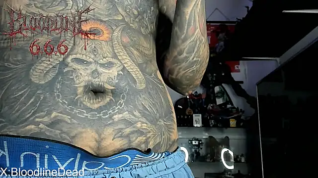 הופעת וובקאם של DEATHINK666XX