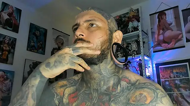 Show modela DEATHINK666XX na web-kameri