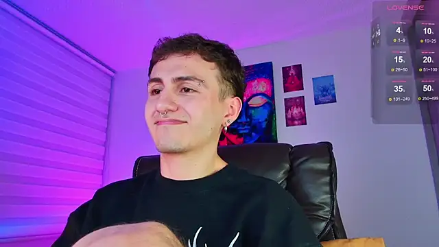 Show modela dimitri-bilak na web-kameri