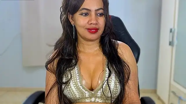 Chat +18 de FannyXhot ao vivo