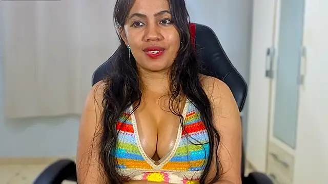 Chat +18 de FannyXhot ao vivo