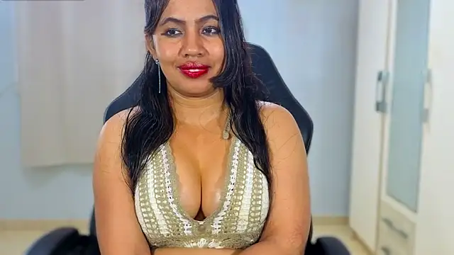 Chat +18 de FannyXhot ao vivo