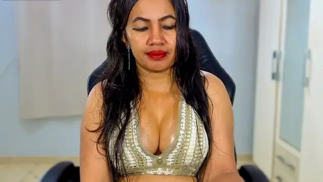 צ'אט XXX בשידור חי של FannyXhot