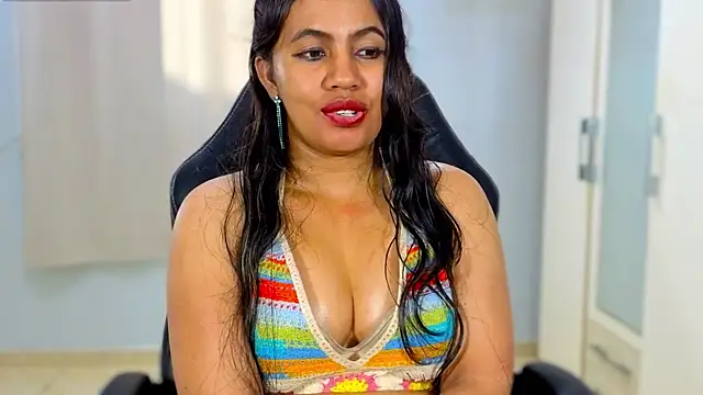 Show de FannyXhot na webcam