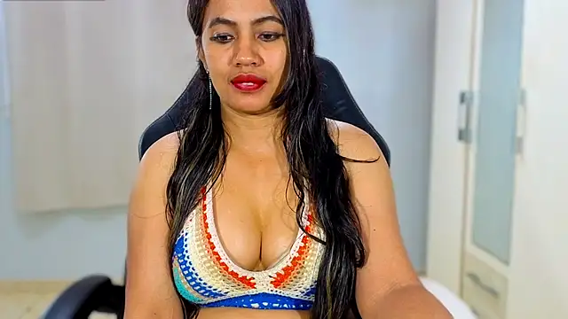 FannyXhot: διαδικτυακό σόου στην κάμερα