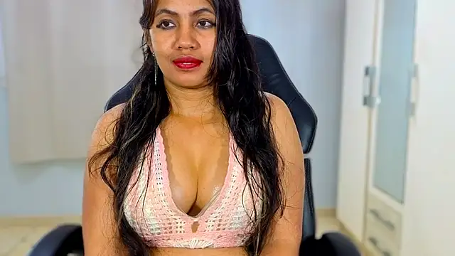 دردشة FannyXhot الجنسية المباشرة