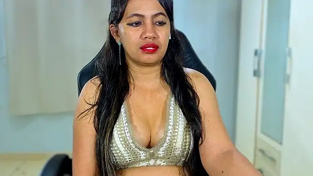 FannyXhot: διαδικτυακό σόου στην κάμερα