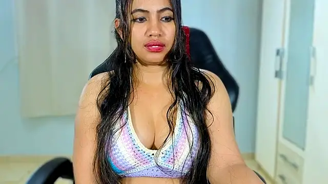 FannyXhot élő XXX-chatje