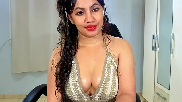 FannyXhot Chat XXX in diretta