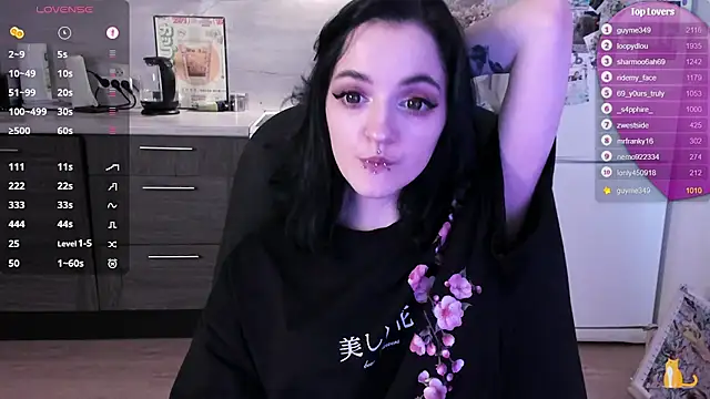 lina__tyaaan Live XXX Chat