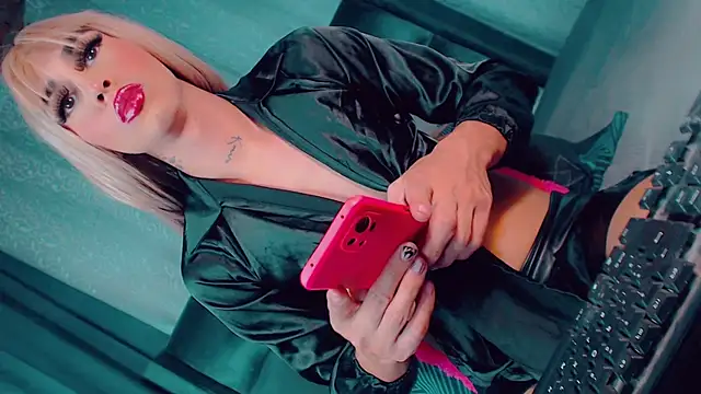 CharlotteBigCock Pertunjukan Webcam
