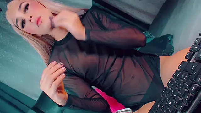 CharlotteBigCock Adlı Modelin Web Kamerası Şovu