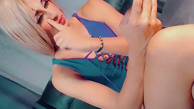 โชว์เว็บแคมของ CharlotteBigCock