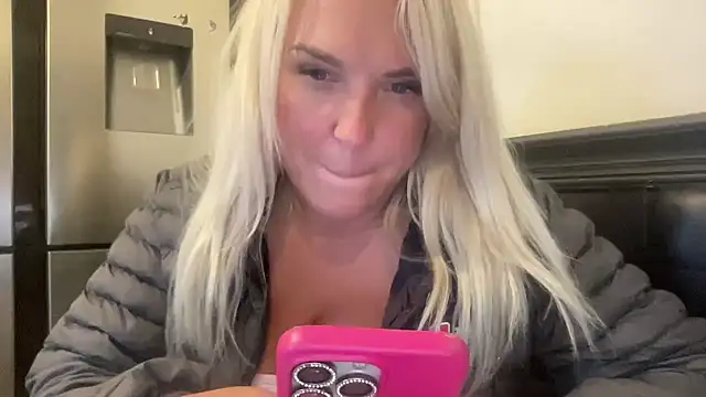 Bustyblondebabe32 Live XXX Chat