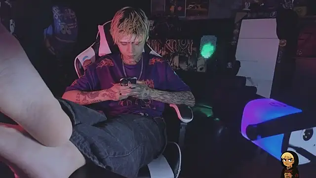 AcidMilo Show in webcam