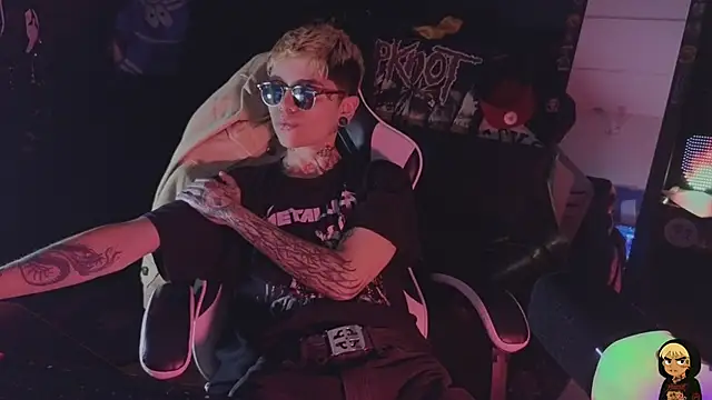 AcidMilo Webcamshow