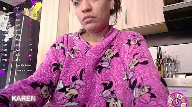 Pokazy przed kamerką – Karen_sex92