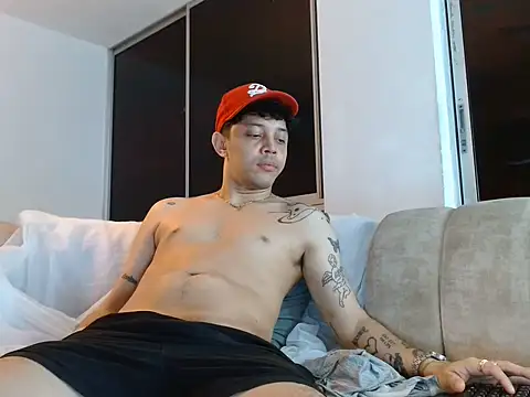 tonysexyboy Show in webcam