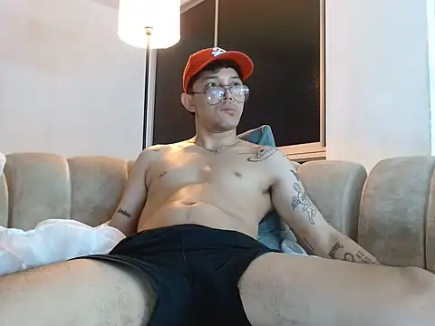 tonysexyboy Adlı Modelin Web Kamerası Şovu