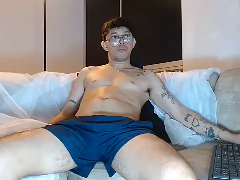 tonysexyboy Show in webcam