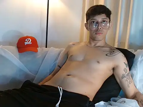 tonysexyboy 网络视讯表演
