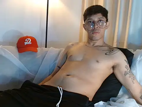 tonysexyboy Webcam-Show
