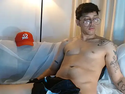 Show de tonysexyboy na webcam